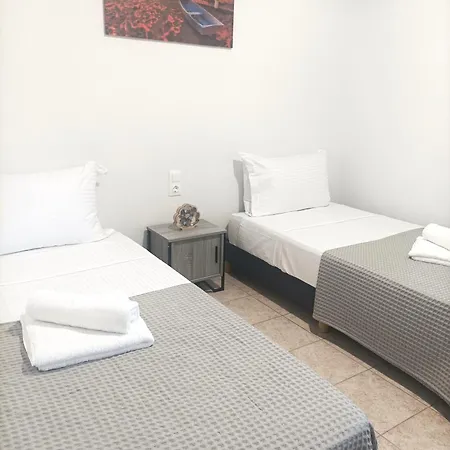Sea-cret Beachfront Apartment *